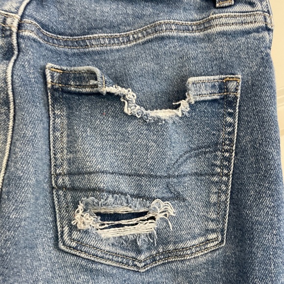 American Eagle ripped mom jeans. - Picture 10 of 14